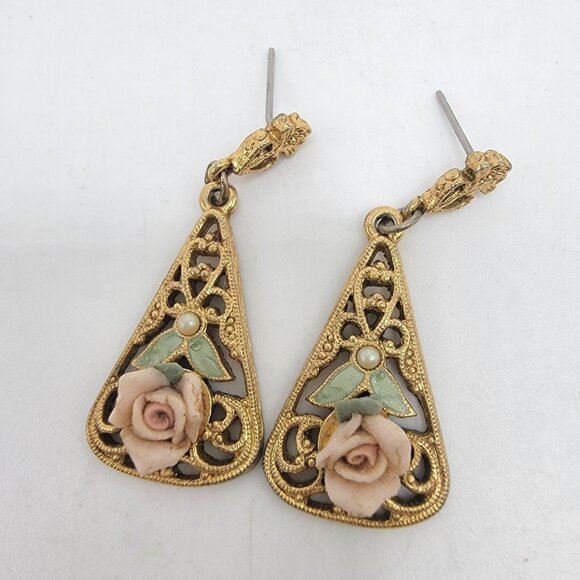 Vintage Goldtoned Filigree Triangle Dangle 3-D Rose Floral Pierced Earrings Boho - Picture 1 of 4